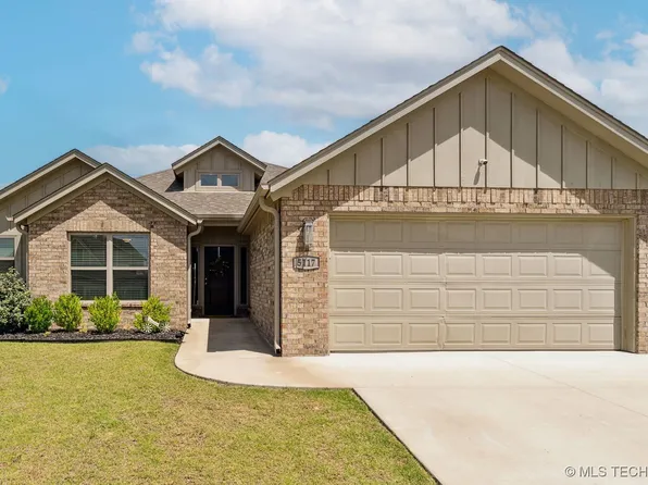 5117 S Walnut Creek Dr, Sand Springs, OK 74063
