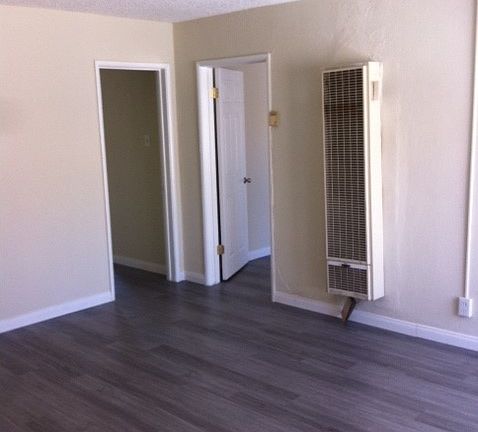 3rd image of 2266 W Adams Blvd APT 4
