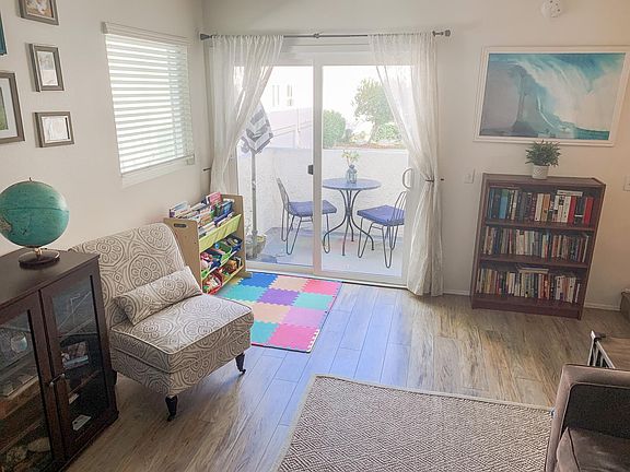 2nd image of 18411 Hatteras St Unit 218