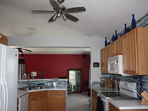 5th image of 16942 Corner Hill Ct
