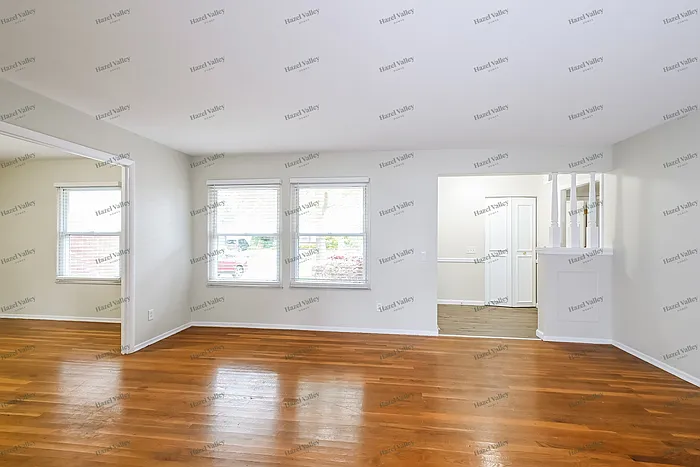 10621 Langford Dr — Photo 4