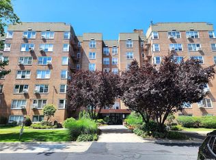 18-50 211th St APT 3K, Queens, NY 11360