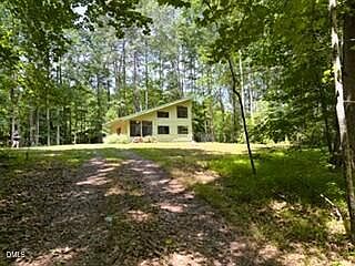 3rd image of 221 Allens Way