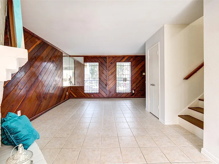 14633 Perthshire Rd — Photo 12