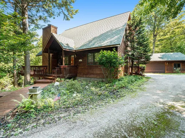 1635 Bellows Ave, Frankfort, MI 49635