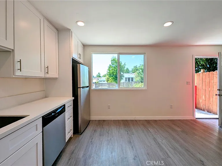 1575 1/2 Munson Ave #1/2 — Photo 9