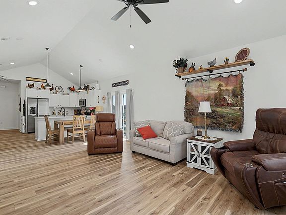 4th image of 2338 S Spring Hill Ct