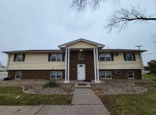 2110 E Empire St APT 5, Bloomington, IL 61704