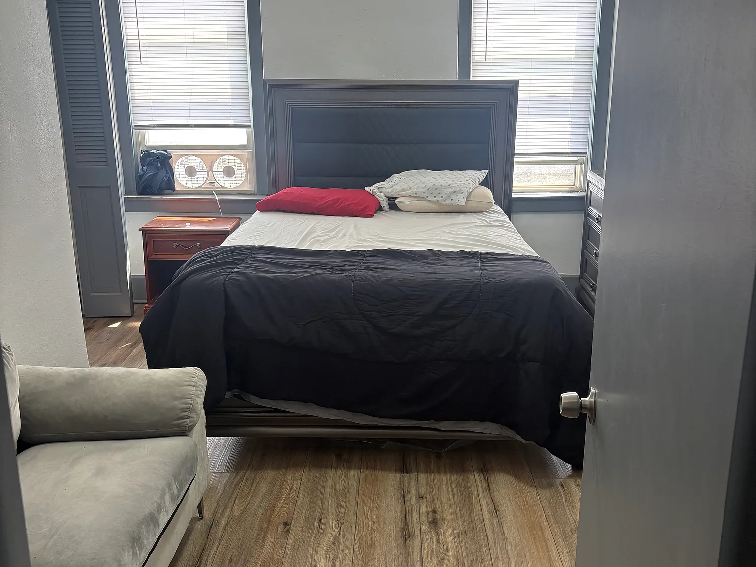 2 bed, 750 sqft, $1,200 — Photo 2
