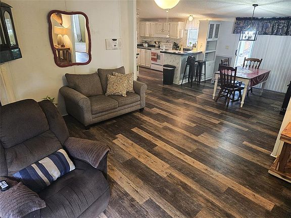 4th image of 2121 SE 170th Avenue Rd