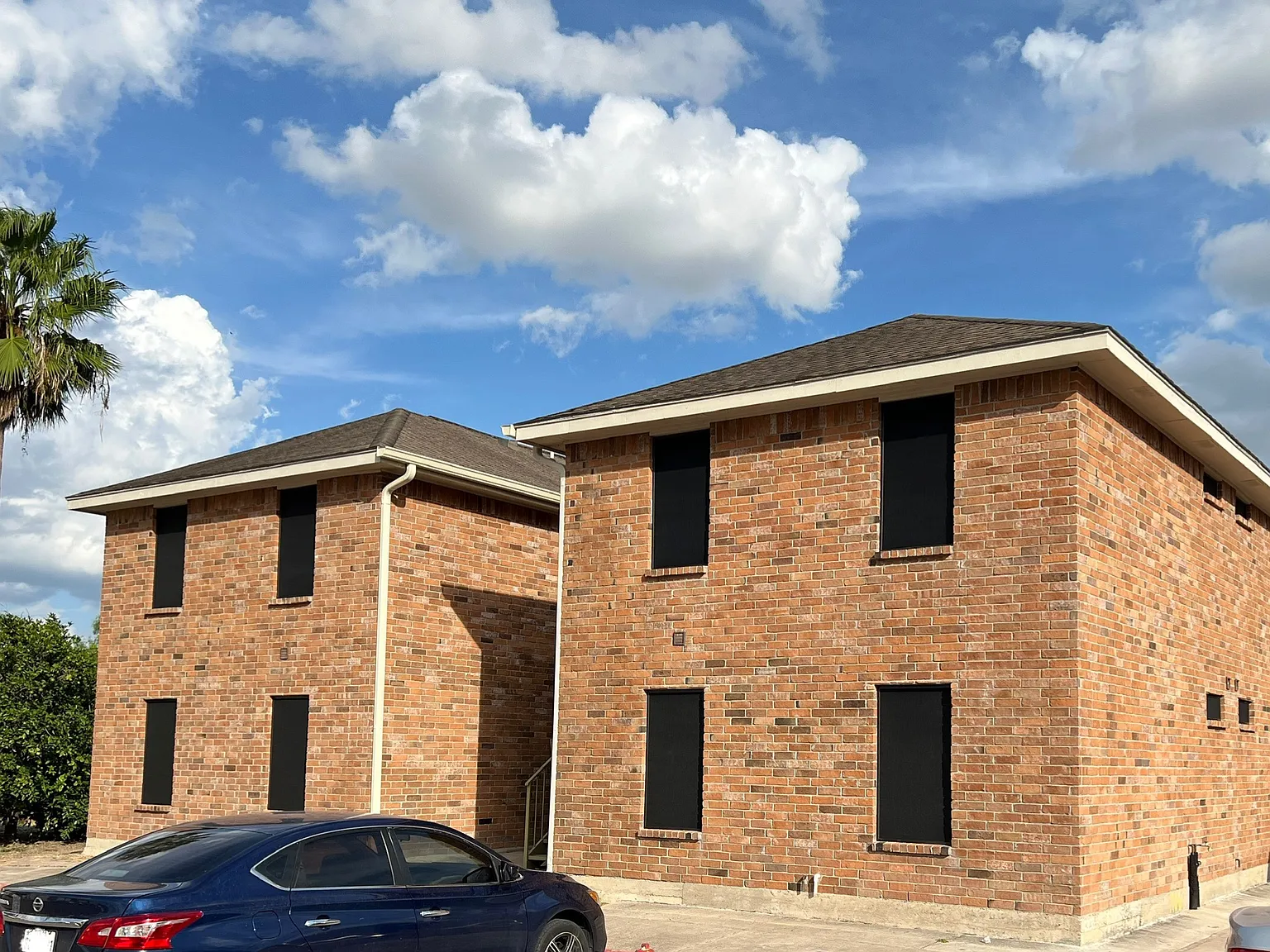 1906 Oasis Dr — Photo 1