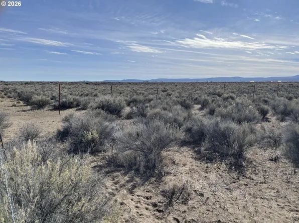 N Star Ln, Christmas Valley, OR 97641