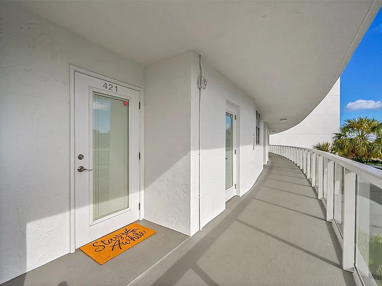 2731 NE 14th Street Cswy #421 — Photo 4