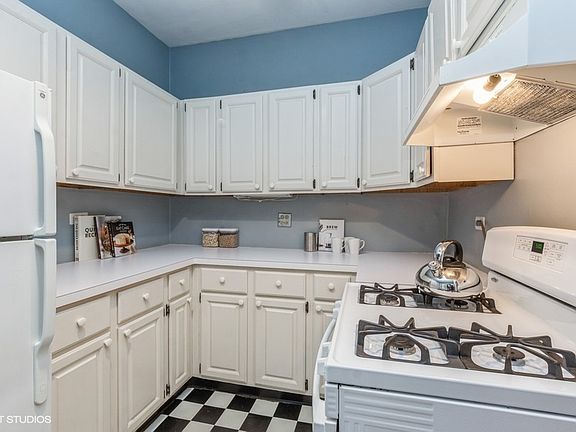 5th image of 1244 Elmwood Ave APT 1