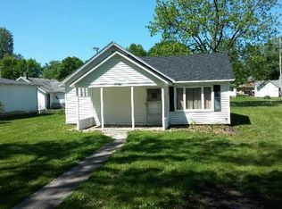 215 N East St, Moweaqua, IL 62550