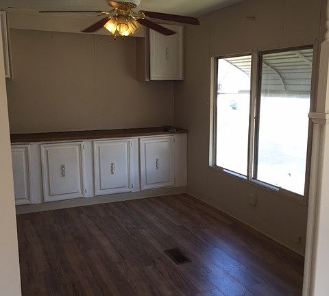 4th image of 210 Paradise Blvd