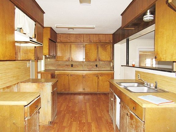 2nd image of 4707 Glenlea Dr