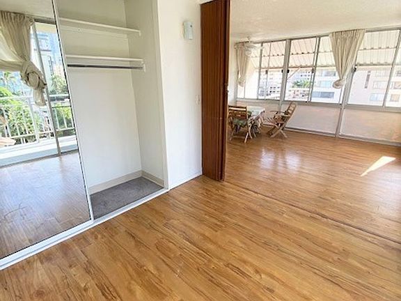 5th image of 2415 Ala Wai Blvd APT 707