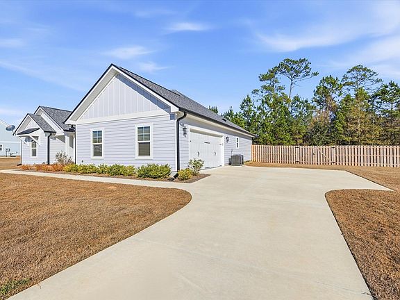 4th image of 107 Tarn Way