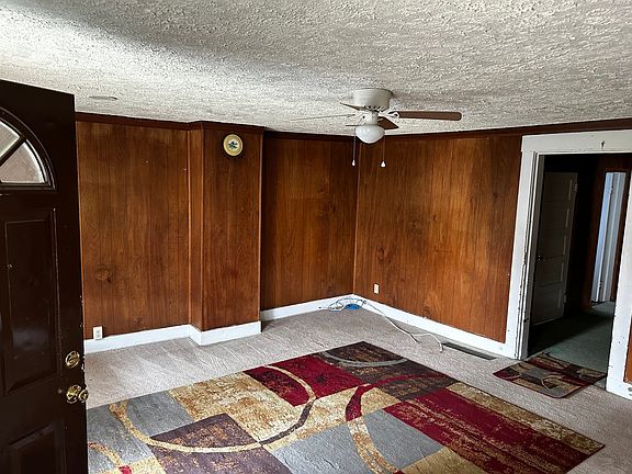 2nd image of 253 Locust St
