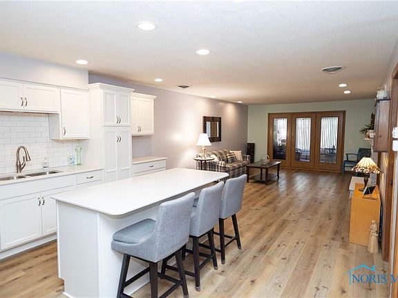 4th image of 152 Alpine Dr #U-17