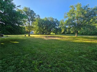 611 W Samuel St, Hamilton, MO 64644