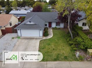 1883 Yahi Ln, Redding, CA 96002