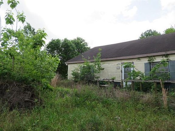 3rd image of 1434 Hartwick Rd