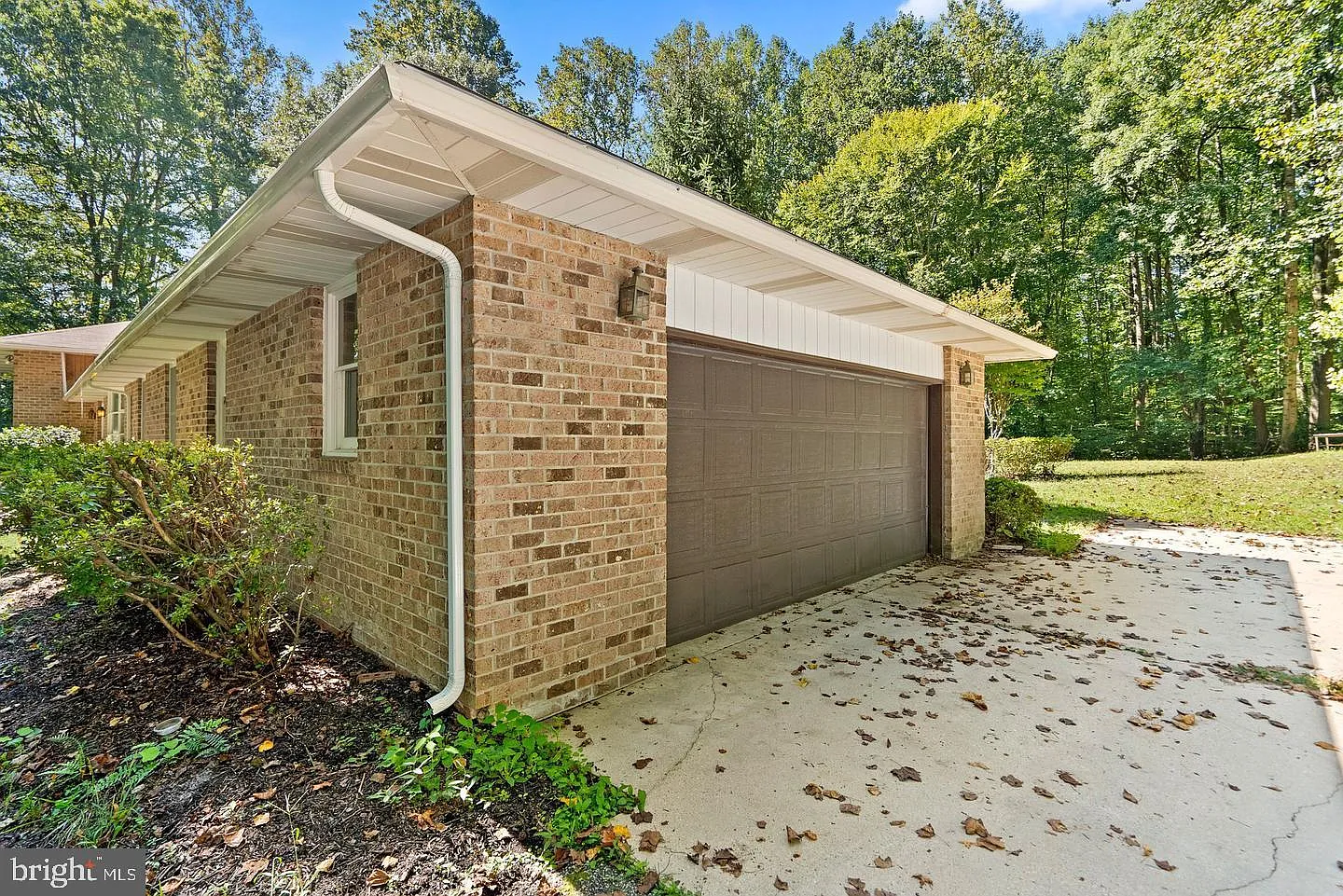 4 bed, 5.0 bath, 4024 sqft, $3,995 — Photo 4