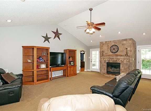 5th image of 161 Barringer Dr