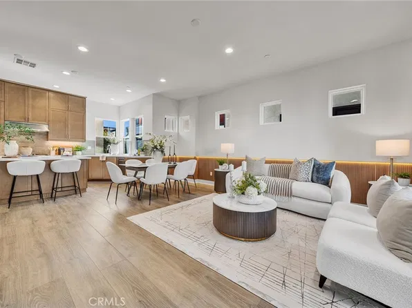 347 Novel, Irvine, CA 92618
