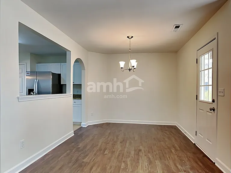 921 Sundance Dr — Photo 5