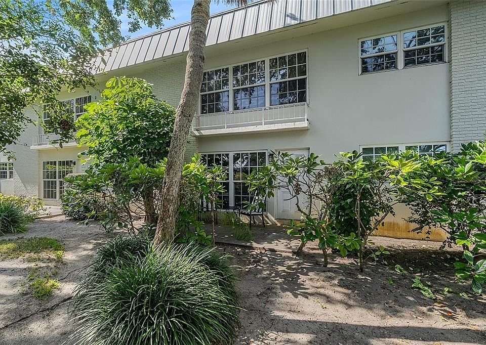 1st image of 900 Jasmine Lane #102b