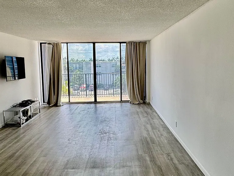 2101 S Ocean Dr #306 — Photo 4