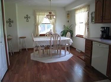 4th image of 130 Greenock Dr