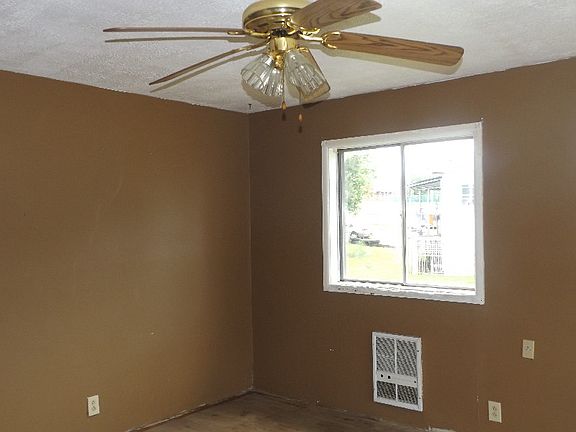 3rd image of 216 E Fairview Ave