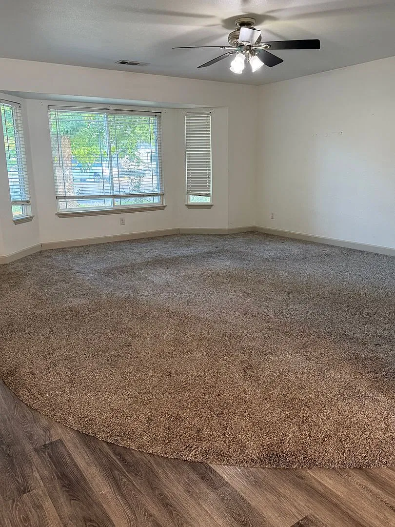 4 Bedroom home in Anderson — Photo 2
