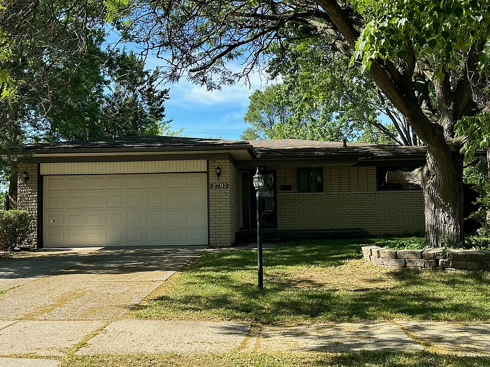 2793 Athena Dr