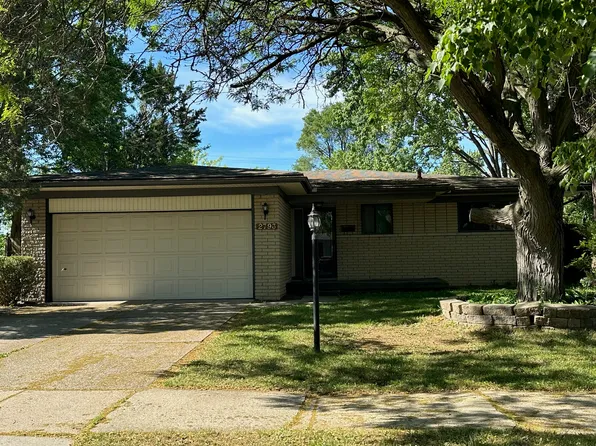 2793 Athena Dr, Troy, MI 48083