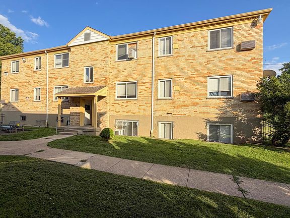 3rd image of 2896 Harrison Ave