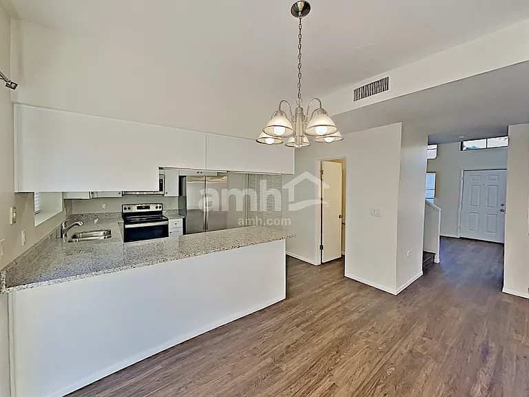 1345 N Brittany Ln — Photo 8