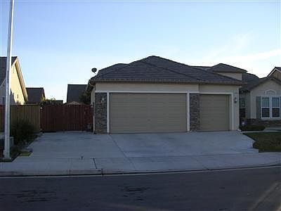 RV Parking/3 Car Garage