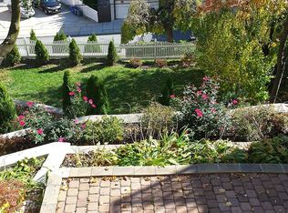546 Undercliff Ave, Edgewater, NJ 07020