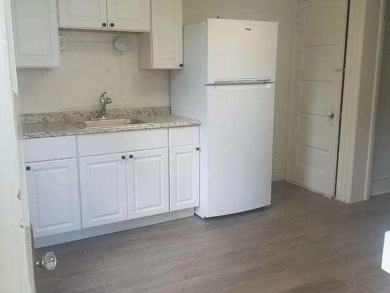 1106 Olive St #1 — Photo 2