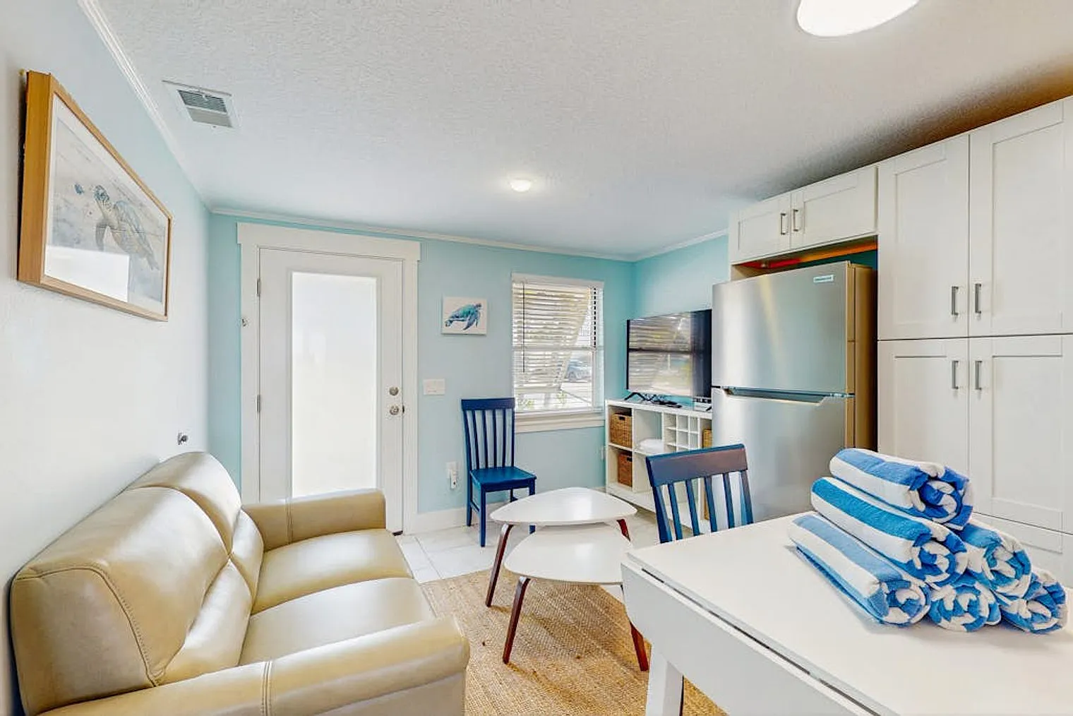 2 bed, 1.0 bath, 602 sqft, $4,812 — Photo 1
