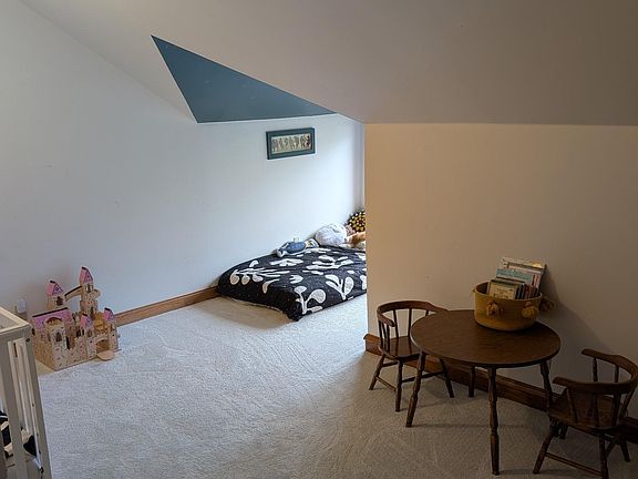 5th image of 2324 Dupont Ave N