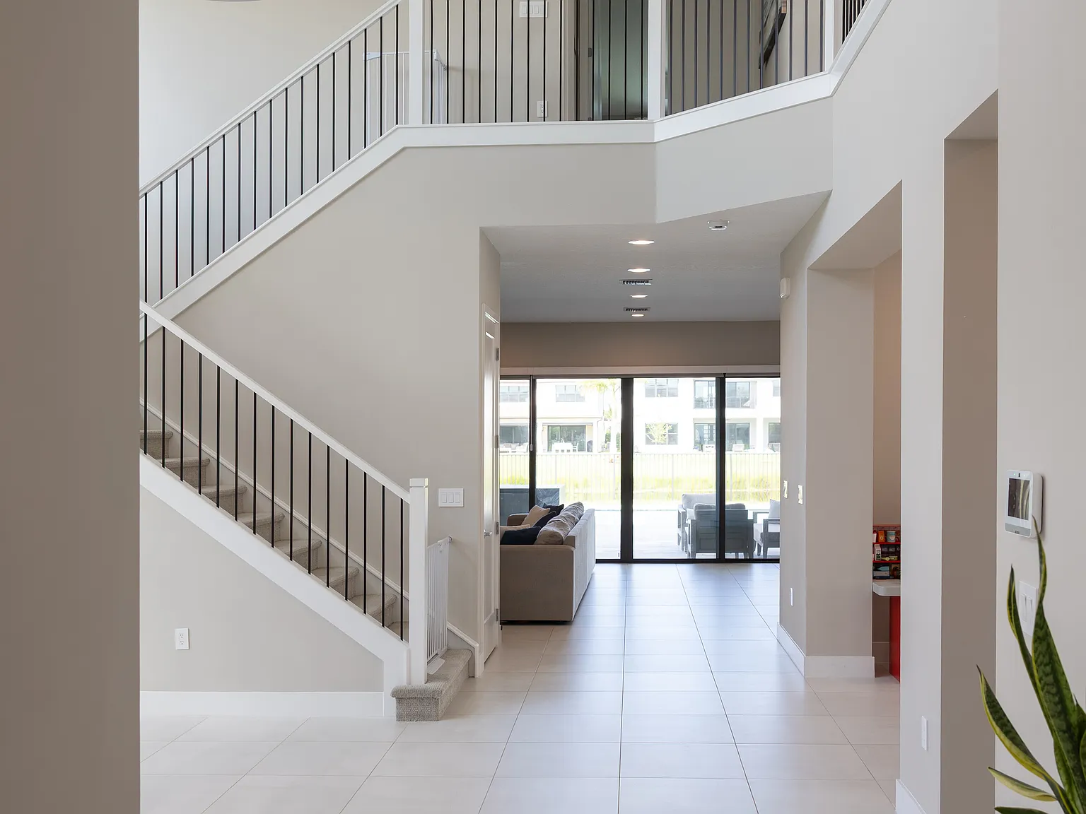5 bed, 4605 sqft, $15,000 — Photo 3