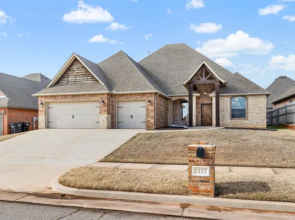 1113 Lindsey Ln, Moore, OK 73160