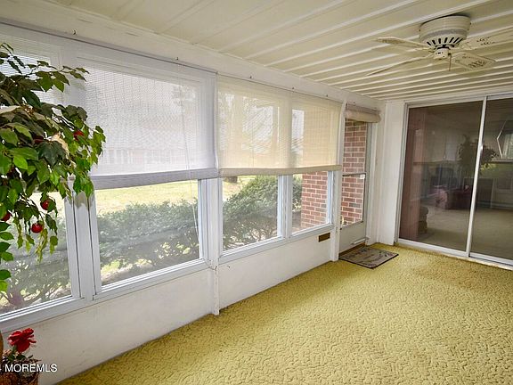 4th image of 912B Dumbarton Drive