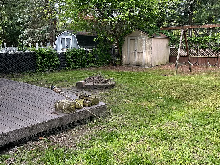 2320 Maddy Ln — Photo 14